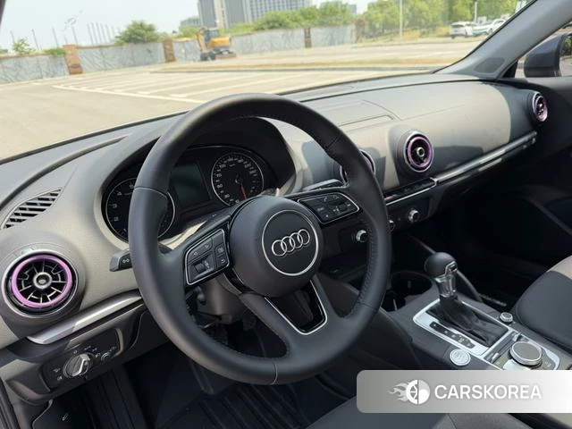 Audi A3 2021 Серебристо-серый из Китая, фото 2