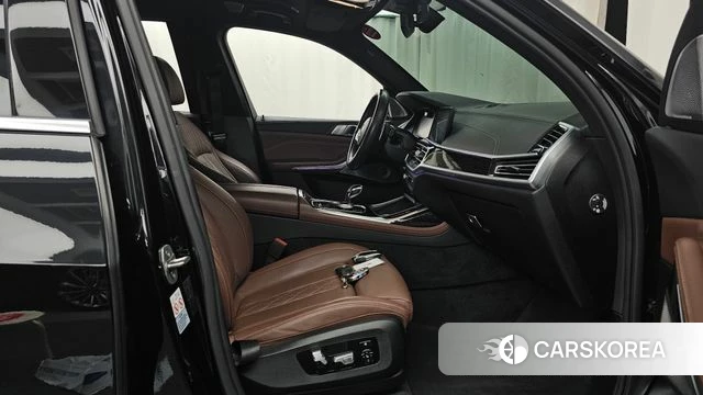 BMW X7 (G07) 2021 Черный из Кореи, фото 2