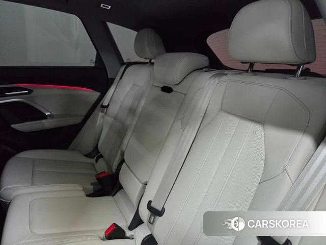 Audi Q5 (80A) 2025 Белый из Кореи, фото 2