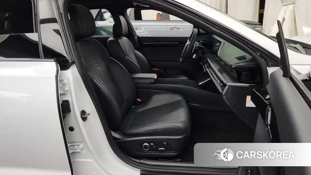 Hyundai Grandeur Hybrid (GN7) 2023 Белый из Кореи, фото 2