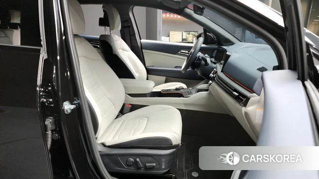 Kia The New Sportage 5th Generation Hybrid 2025 Черный из Кореи, фото 2