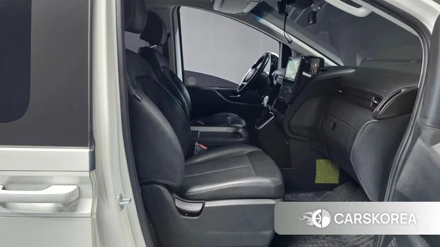 Hyundai Staria 2022 Белый из Кореи, фото 2