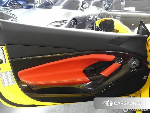 Ferrari F8 Tributo 2020 Желтый из Кореи, фото 2