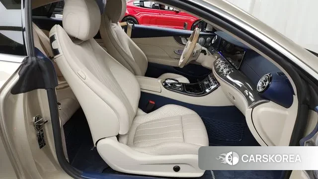 Mercedes-Benz E-Class W213 2018 Песочный из Кореи, фото 2