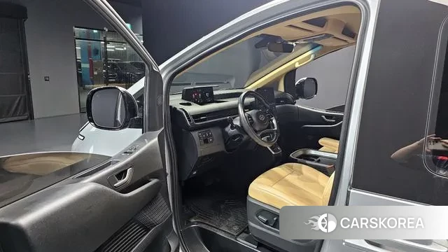 Hyundai Staria 2021 Серебряный из Кореи, фото 2
