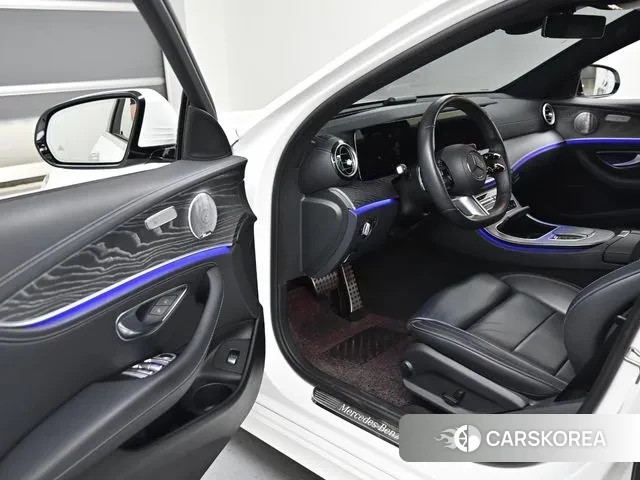 Mercedes-Benz E-Class W213 2020 Белый из Кореи, фото 2