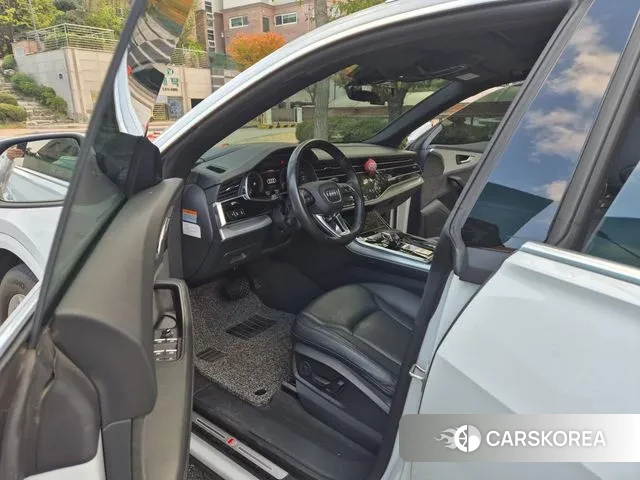 Audi Q8 (4M) 2021 Белый из Кореи, фото 2