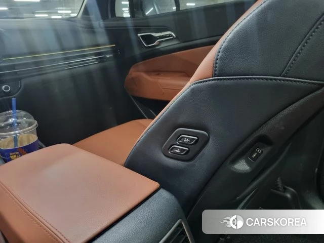 Kia The New Sportage 5th Generation 2025 Серебристо-серый из Кореи, фото 2