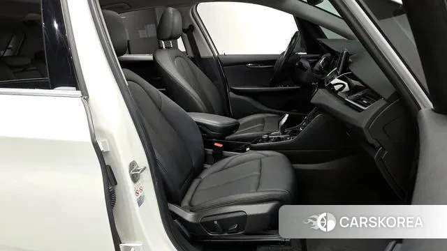 BMW 2 Series Active Tourer (F45) 2020 Белый из Кореи, фото 2