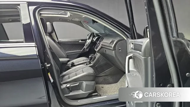 Volkswagen Tiguan Allspace 2020 Черный из Кореи, фото 2