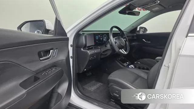 Hyundai Kona (SX2) 2024 Белый из Кореи, фото 2