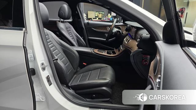 Mercedes-Benz E-Class W213 2022 Белый из Кореи, фото 2