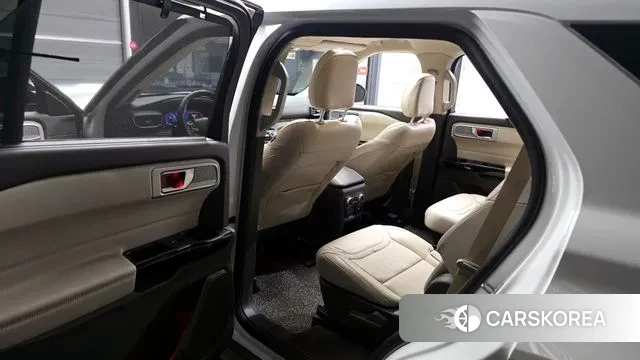 Ford Explorer 6th Generation 2021 Белый из Кореи, фото 2