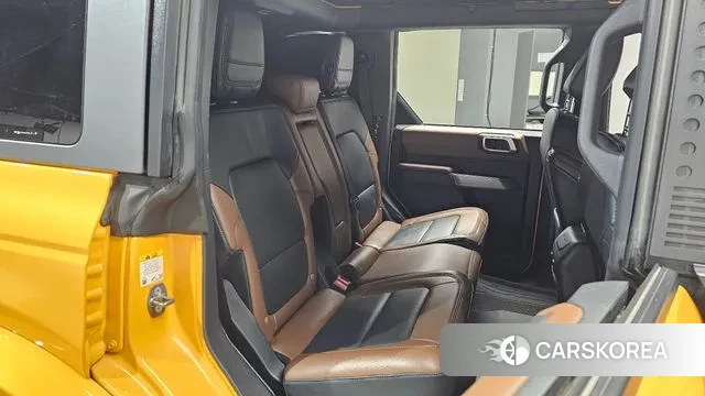 Ford Bronco 6th Generation 2022 Желтый из Кореи, фото 2