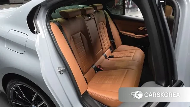 BMW 3 Series (G20) 2023 Серебристо-серый из Кореи, фото 2