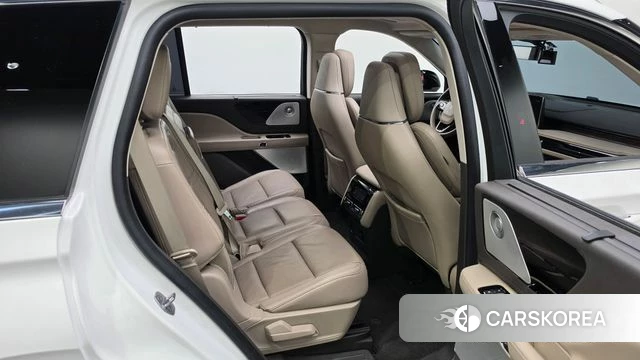 Lincoln Aviator 2nd generation 2022 Белый из Кореи, фото 2