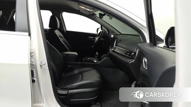 Kia Sportage 5th Generation 2024 Белый из Кореи, фото 2