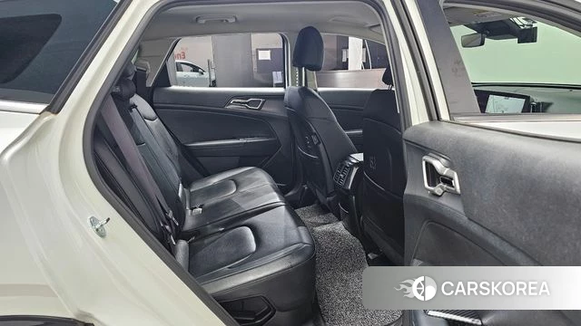 Kia Sportage 5th Generation Hybrid 2023 Белый из Кореи, фото 2