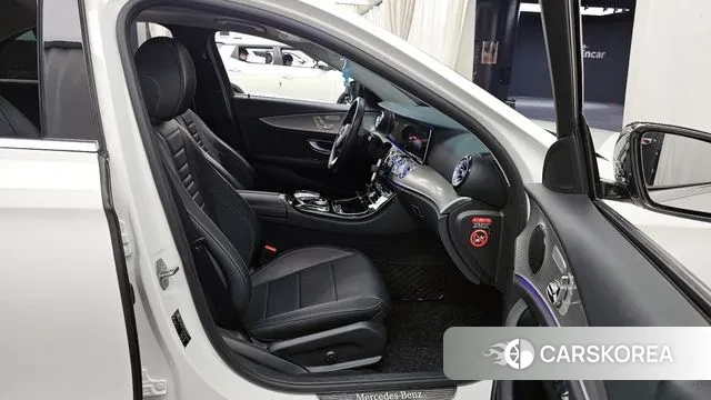 Mercedes-Benz E-Class W213 2018 Белый из Кореи, фото 2