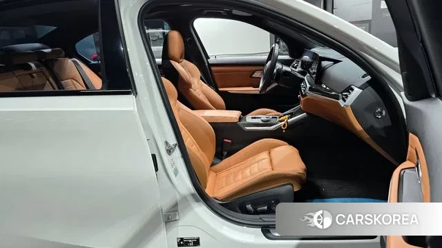 BMW 3 Series (G20) 2023 Белый из Кореи, фото 2