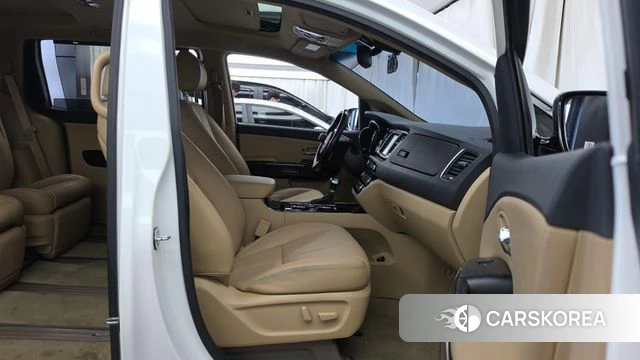 Kia The New Carnival 2019 Белый из Кореи, фото 2