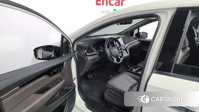 Honda Odyssey 2018 Белый из Кореи, фото 2