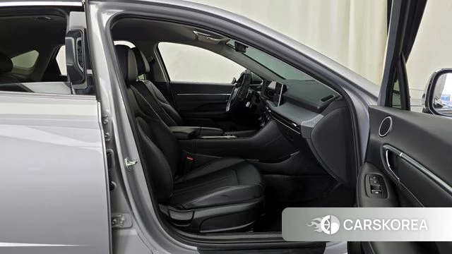 Hyundai Sonata D Edge (DN8) 2024 Серебряный из Кореи, фото 2