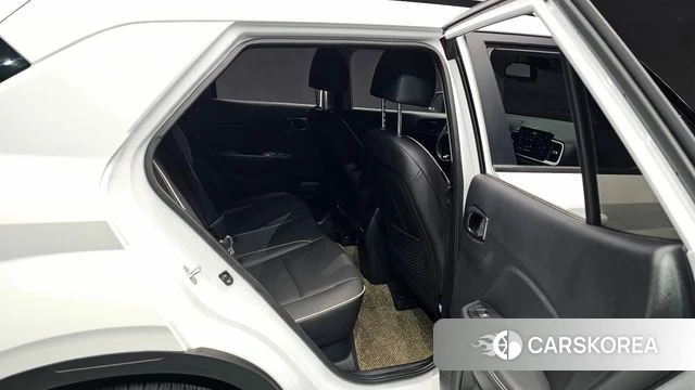 Hyundai Venue 2023 Белый из Кореи, фото 2