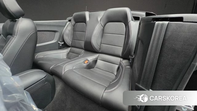 Ford Mustang 2023 Черный из Кореи, фото 2