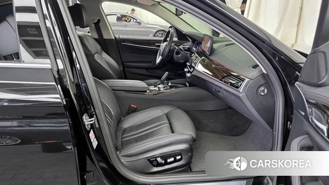 BMW 5 Series (G30) id 3864780 из Кореи 2