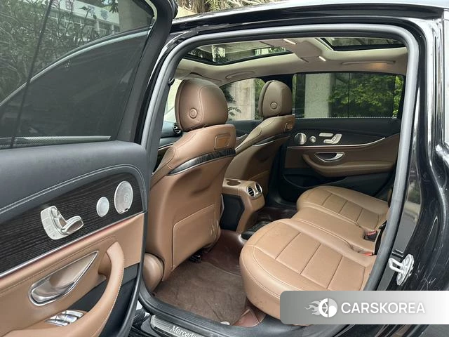 Mercedes-Benz E-class 2020 Черный из Китая, фото 2