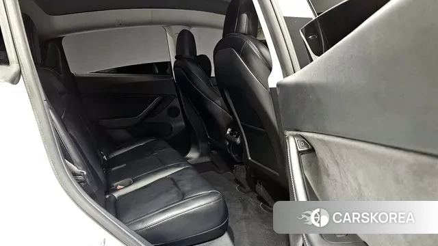 Tesla Model Y 2021 Белый из Кореи, фото 2