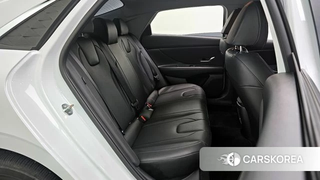 Hyundai The New Avante (CN7) 2023 Белый из Кореи, фото 2