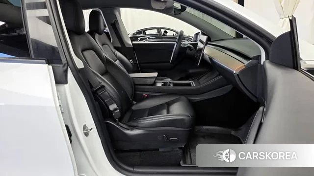 Tesla Model Y 2021 Белый из Кореи, фото 2