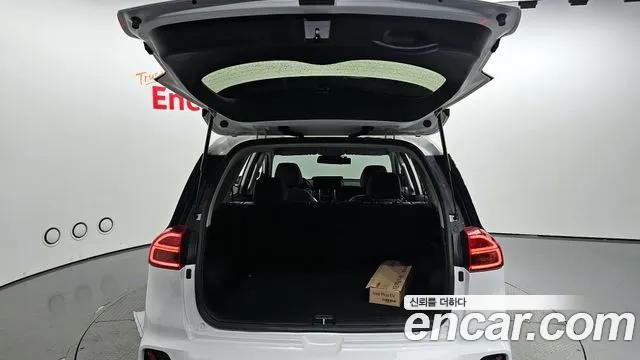 Kia Niro Plus 2022 Белый из Кореи, фото 2