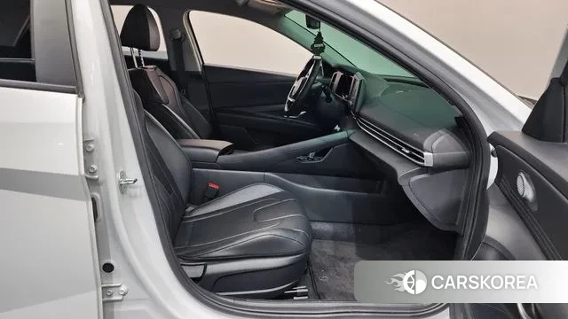 Hyundai Avante Hybrid (CN7) 2022 Белый из Кореи, фото 2