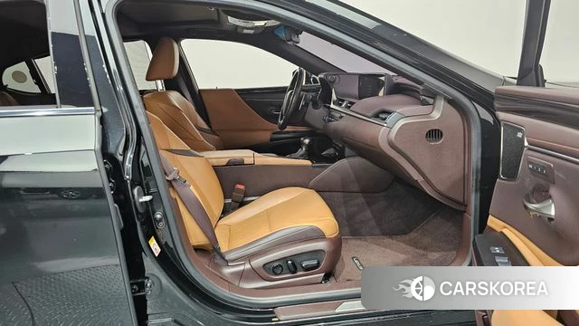 Lexus ES300h 7th generation 2018 Черный из Кореи, фото 2