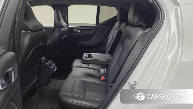 Volvo XC40 2021 Белый из Кореи, фото 2