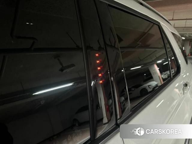 Ford Explorer 6th Generation 2022 Белый из Кореи, фото 2