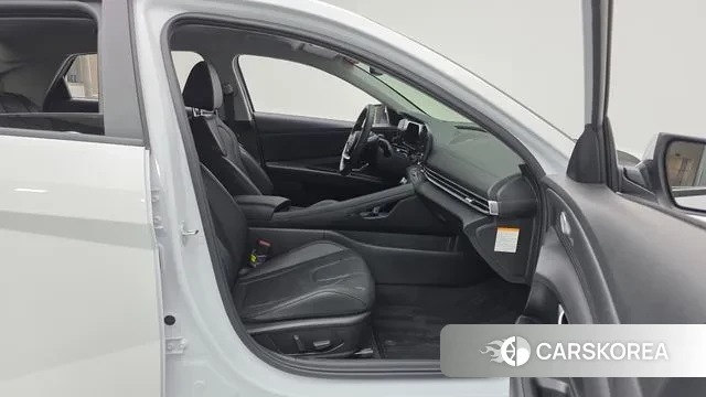 Hyundai The New Avante Hybrid (CN7) 2024 Белый из Кореи, фото 2