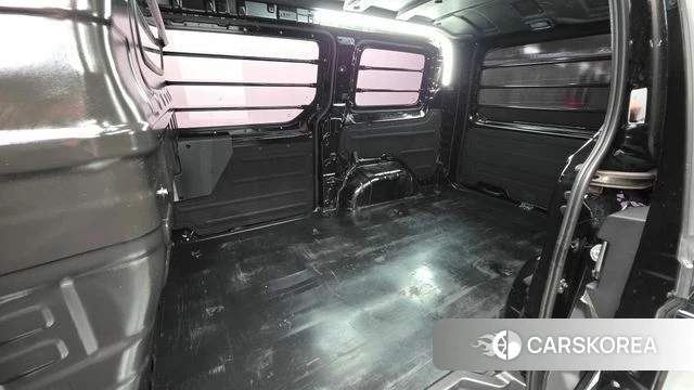 Hyundai Staria 2021 Черный из Кореи, фото 2