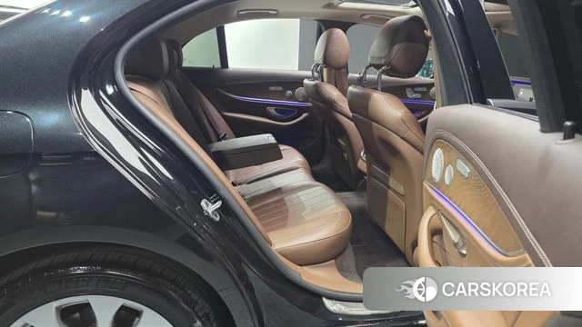 Mercedes-Benz E-Class W213 2020 Черный из Кореи, фото 2