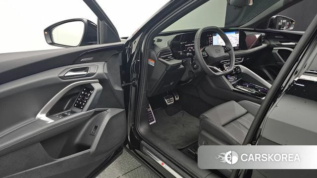 Audi Q5 (80A) 2025 Черный из Кореи, фото 2