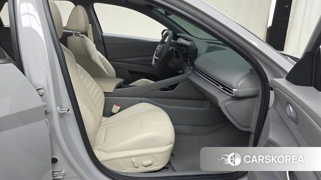 Hyundai The New Avante (CN7) 2023 Серебристо-серый из Кореи, фото 2