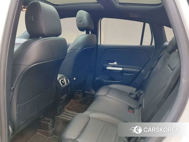 Mercedes-Benz GLA 2023 Белый из Китая, фото 2