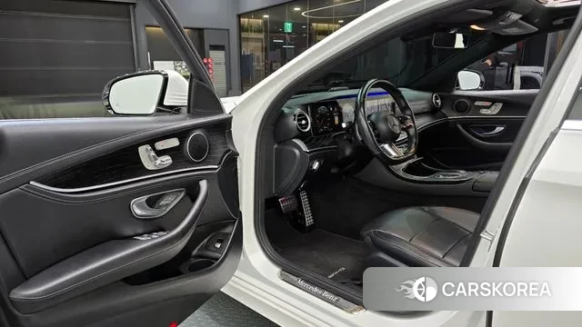 Mercedes-Benz E-Class W213 2020 Белый из Кореи, фото 2