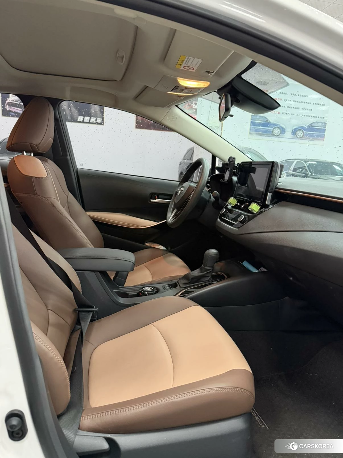 Toyota Corolla 2023 Белый из Китая, фото 2