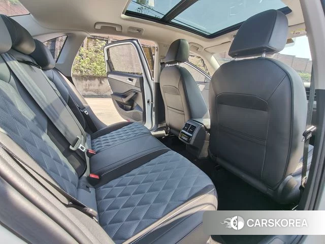 Volkswagen Sagitar 2023 Белый из Китая, фото 2