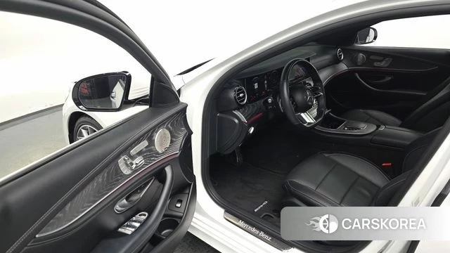 Mercedes-Benz E-Class W213 2022 Белый из Кореи, фото 2