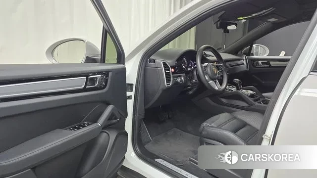 Porsche Cayenne (PO536) 2023 Серебряный из Кореи, фото 2